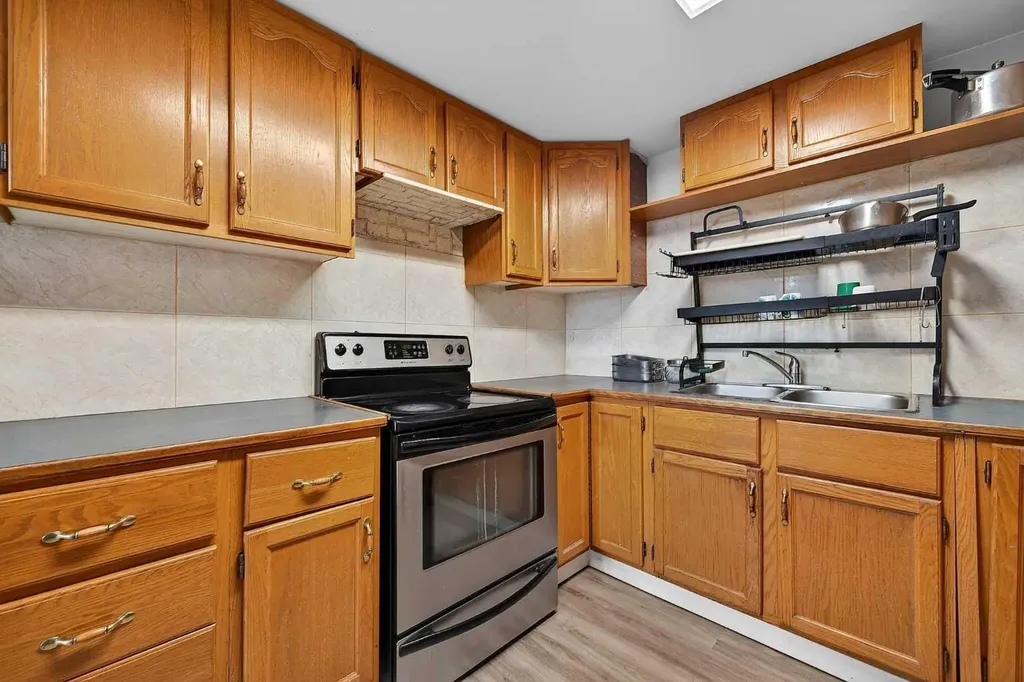 1608 54 Street SE Calgary AB T2A 1W8