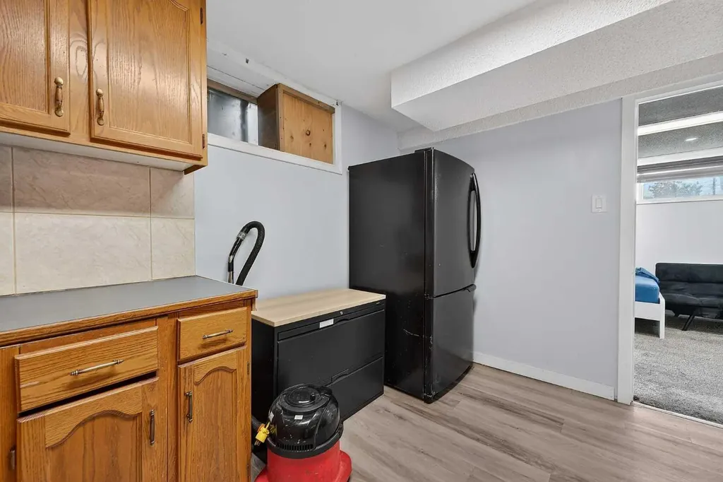 1608 54 Street SE Calgary AB T2A 1W8