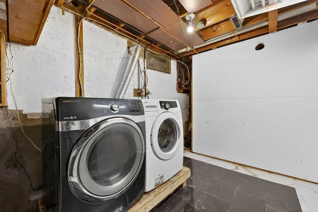 1608 54 Street SE Calgary AB T2A 1W8