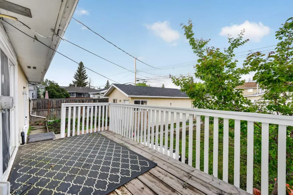 1608 54 Street SE Calgary AB T2A 1W8