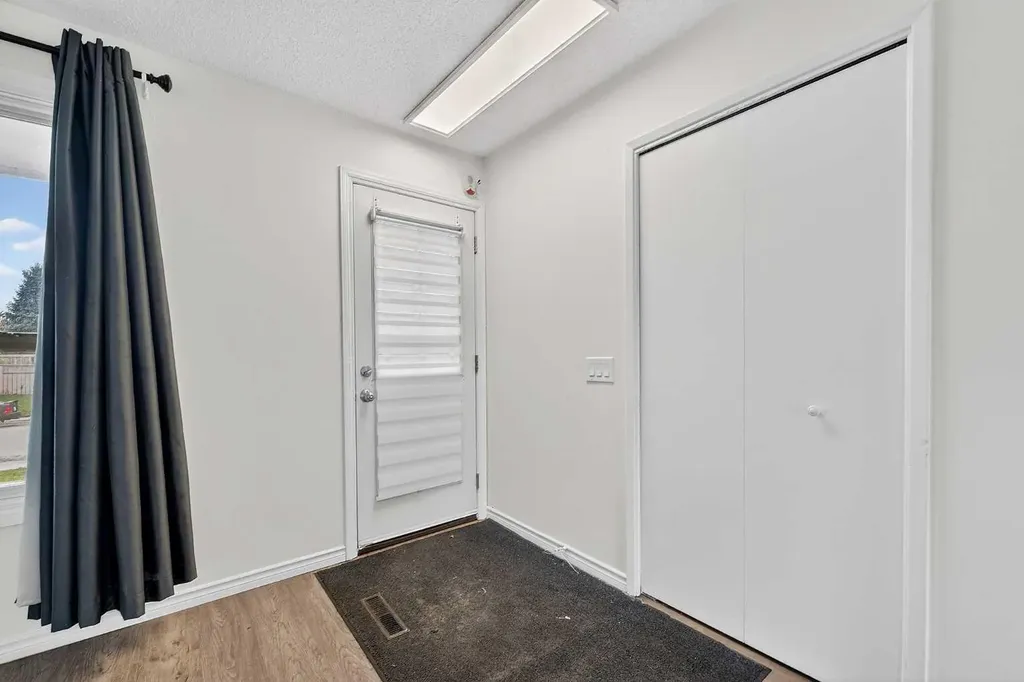 1608 54 Street SE Calgary AB T2A 1W8