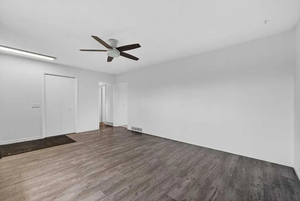 1608 54 Street SE Calgary AB T2A 1W8