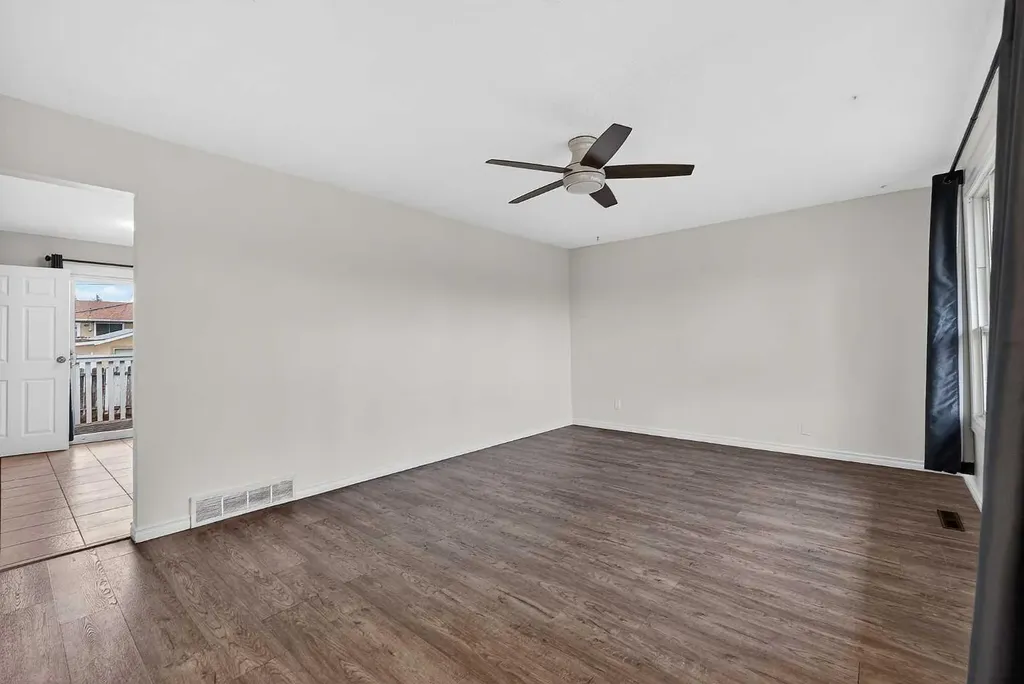 1608 54 Street SE Calgary AB T2A 1W8