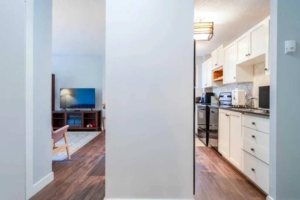 823 19 Avenue SW Calgary AB T2T 0H6