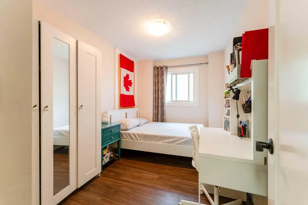 823 19 Avenue SW Calgary AB T2T 0H6