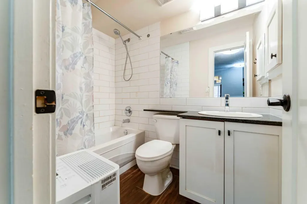 823 19 Avenue SW Calgary AB T2T 0H6
