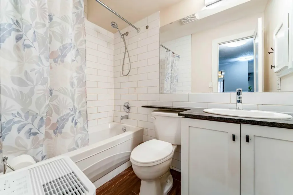823 19 Avenue SW Calgary AB T2T 0H6