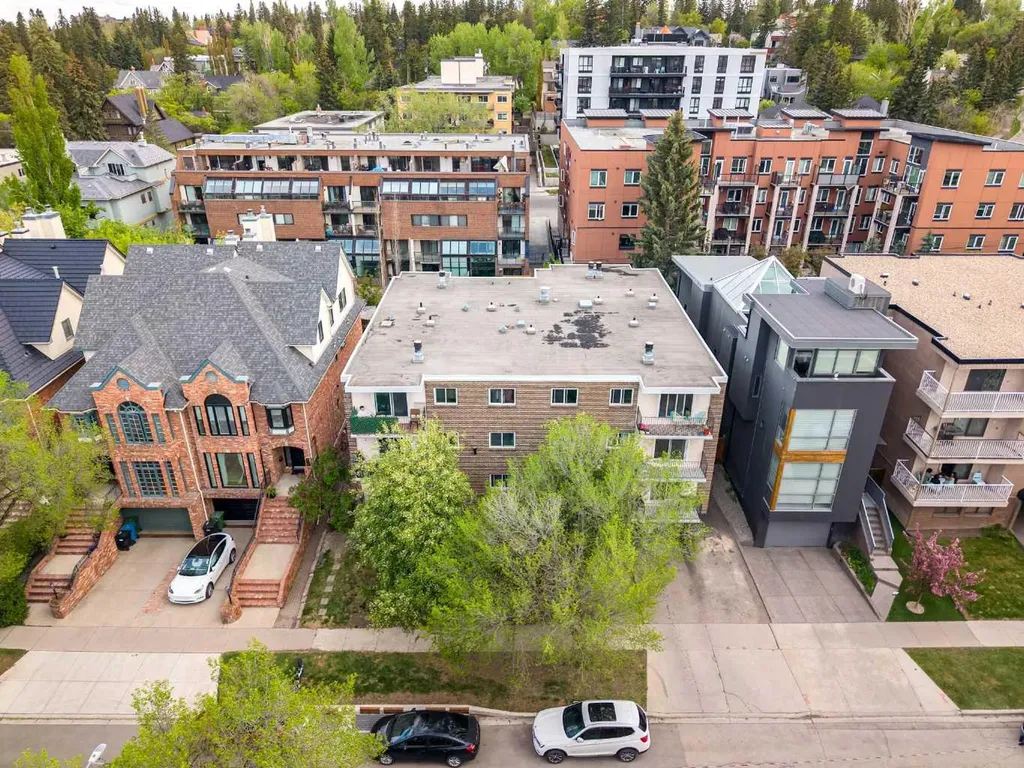 823 19 Avenue SW Calgary AB T2T 0H6