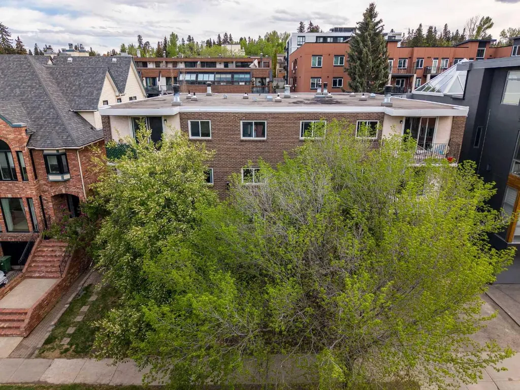823 19 Avenue SW Calgary AB T2T 0H6