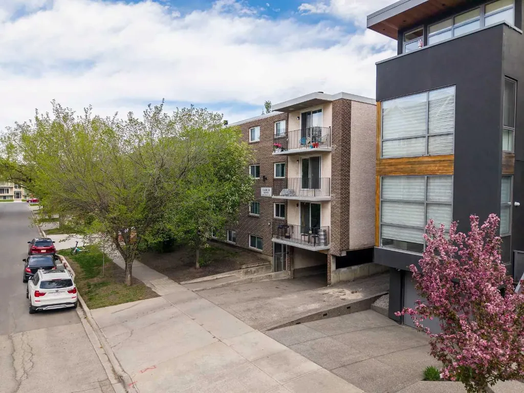 823 19 Avenue SW Calgary AB T2T 0H6