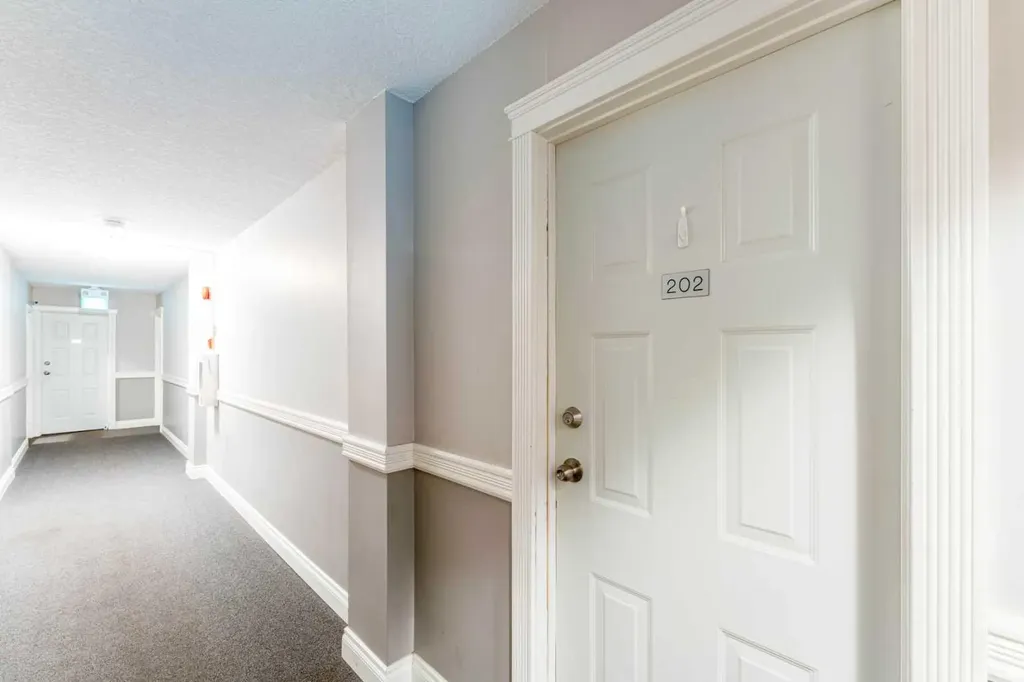 823 19 Avenue SW Calgary AB T2T 0H6