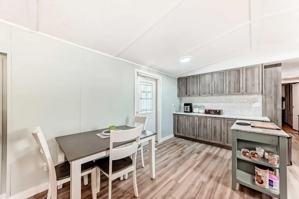 17 Burroughs Place NE Calgary AB T1Y 6K5