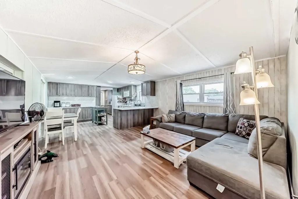 17 Burroughs Place NE Calgary AB T1Y 6K5