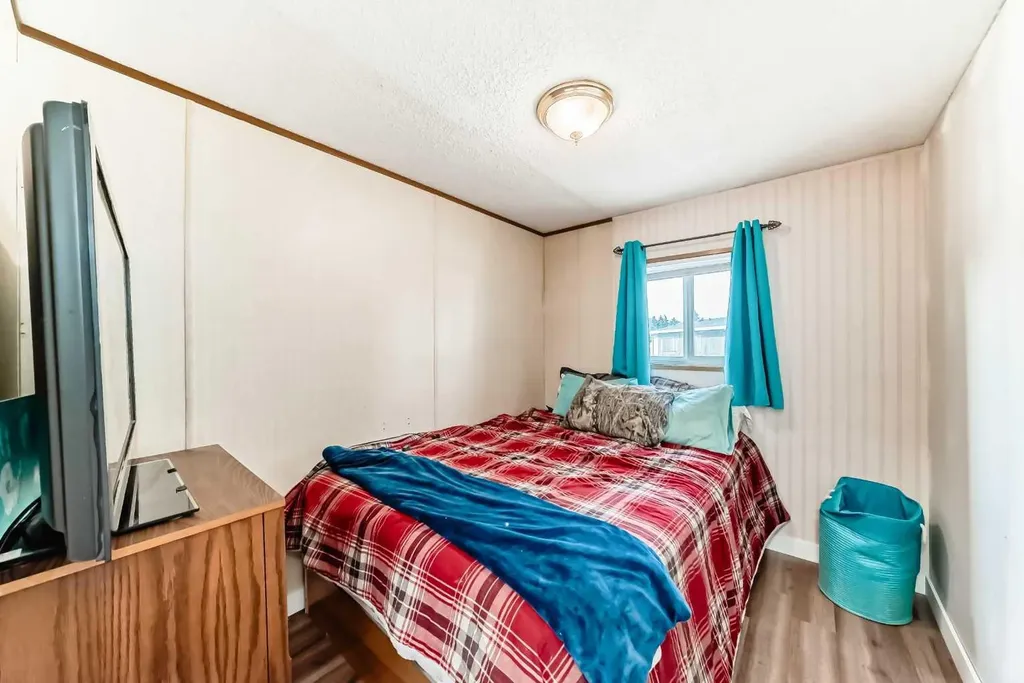 17 Burroughs Place NE Calgary AB T1Y 6K5