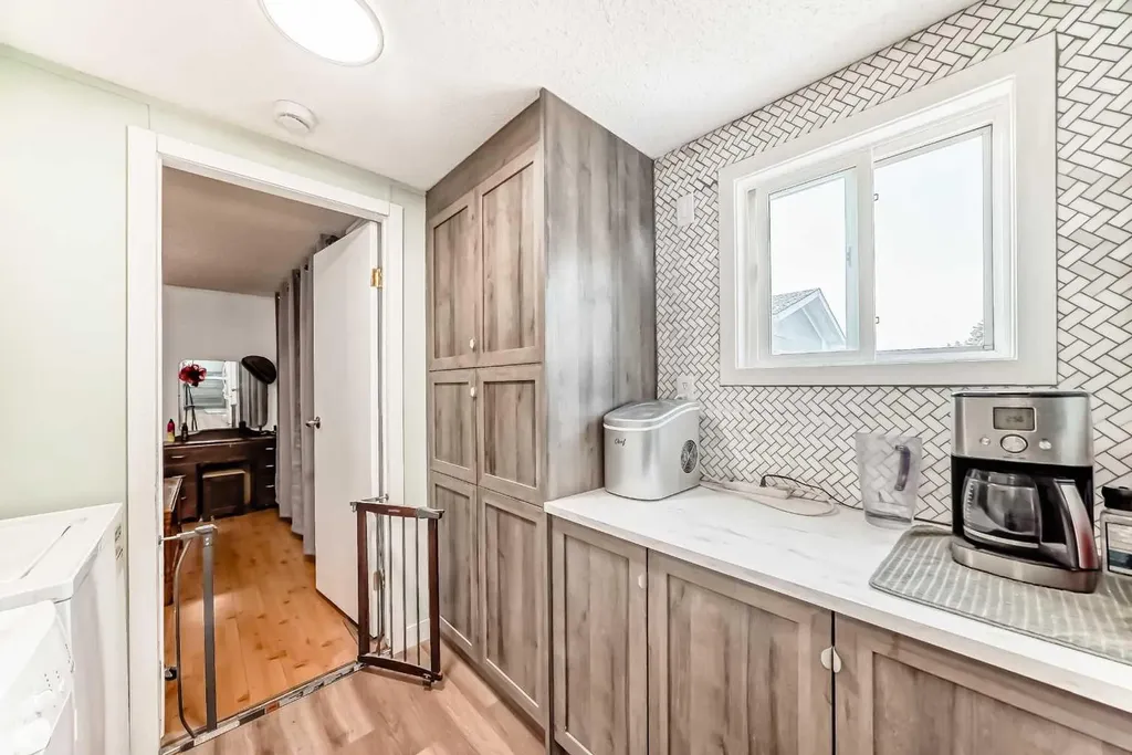 17 Burroughs Place NE Calgary AB T1Y 6K5