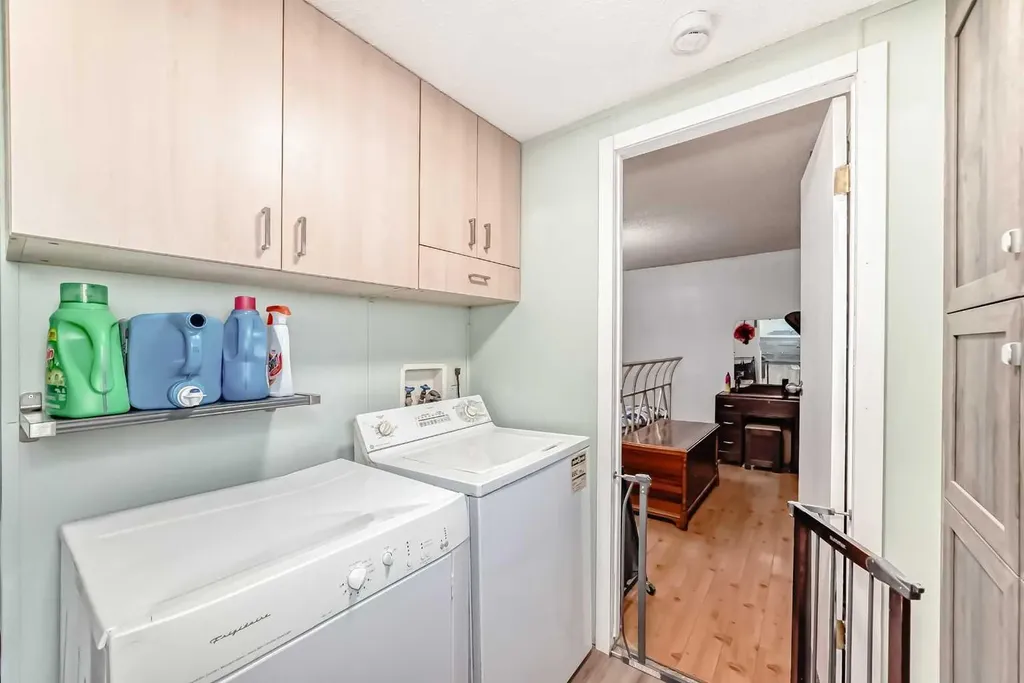 17 Burroughs Place NE Calgary AB T1Y 6K5