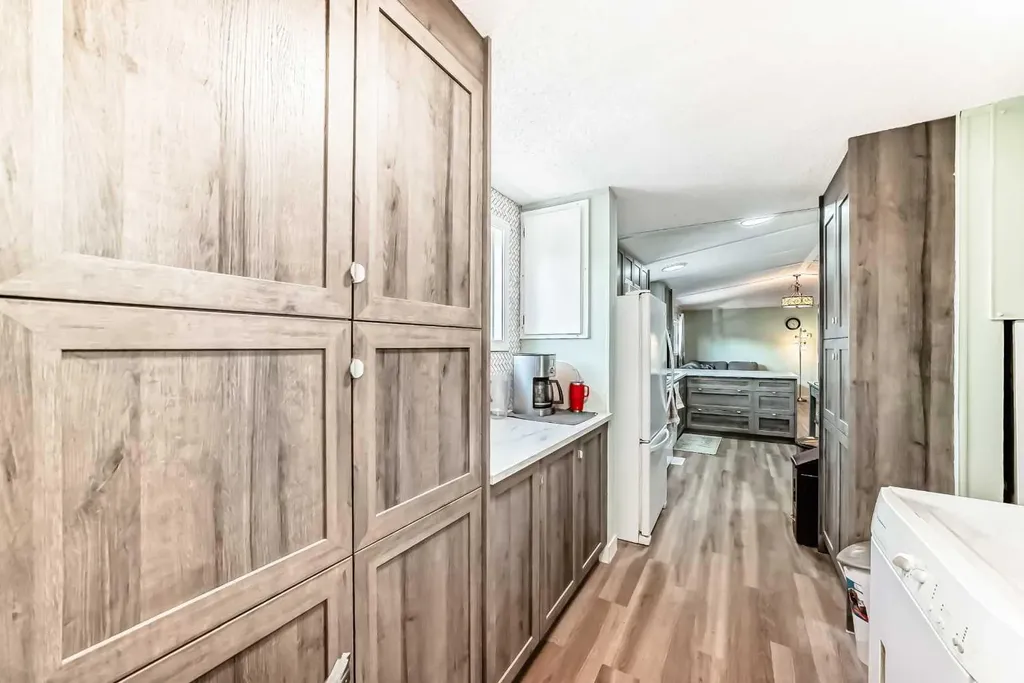 17 Burroughs Place NE Calgary AB T1Y 6K5