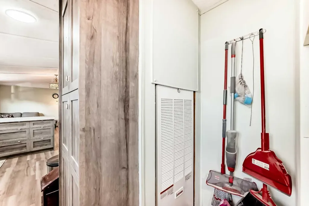 17 Burroughs Place NE Calgary AB T1Y 6K5