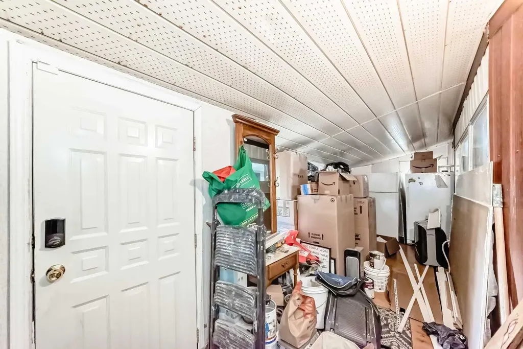 17 Burroughs Place NE Calgary AB T1Y 6K5