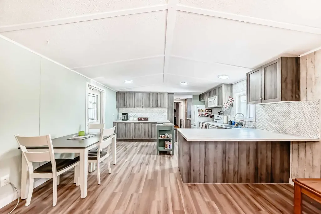 17 Burroughs Place NE Calgary AB T1Y 6K5