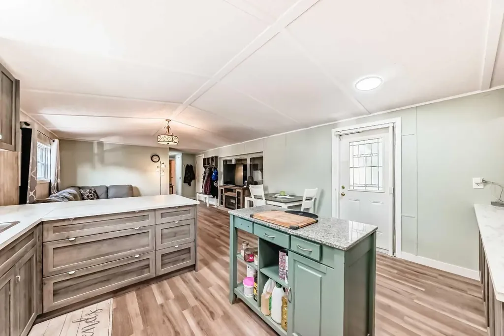 17 Burroughs Place NE Calgary AB T1Y 6K5