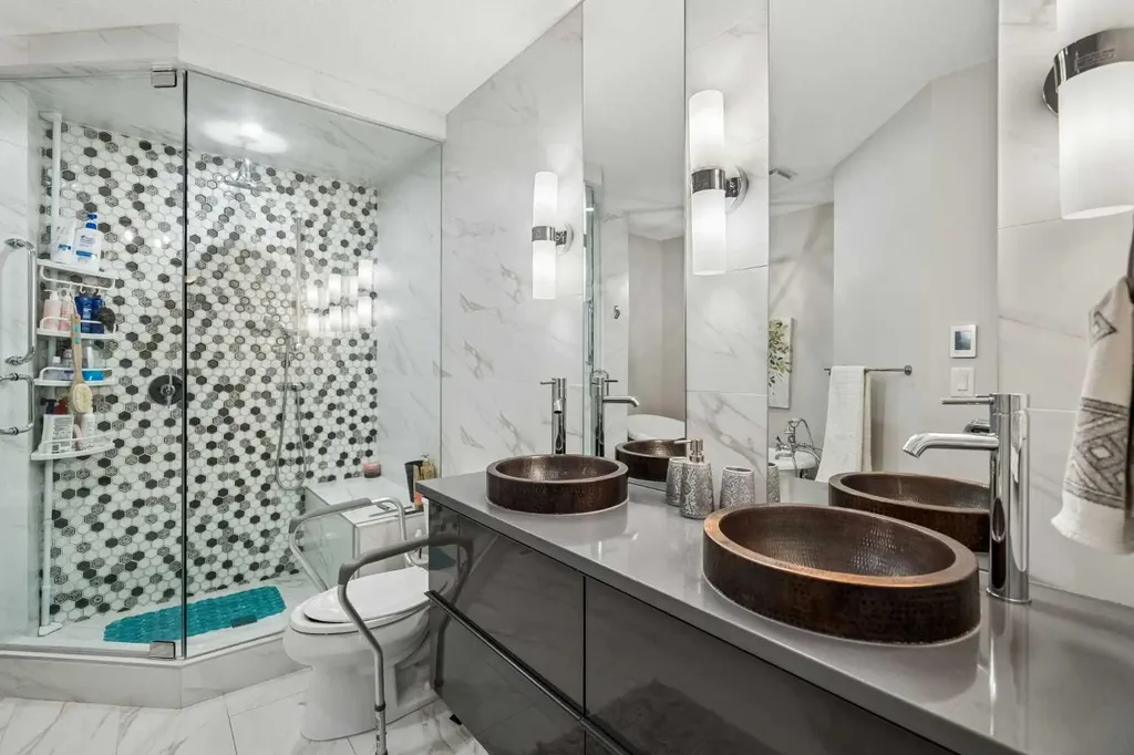 112 Oakbriar Close SW Calgary AB T2V 5H2