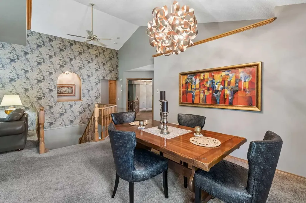 112 Oakbriar Close SW Calgary AB T2V 5H2