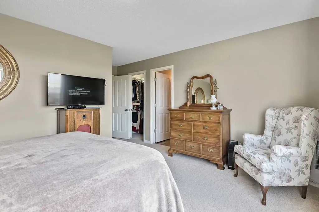 32 Cranston Gate SE Calgary AB T3M 0W8
