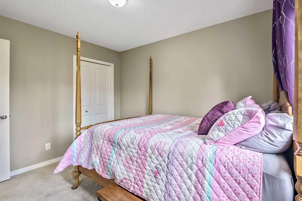32 Cranston Gate SE Calgary AB T3M 0W8