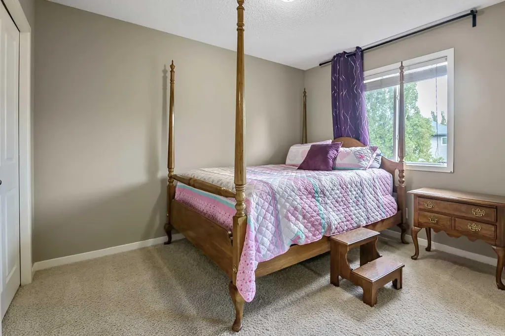32 Cranston Gate SE Calgary AB T3M 0W8