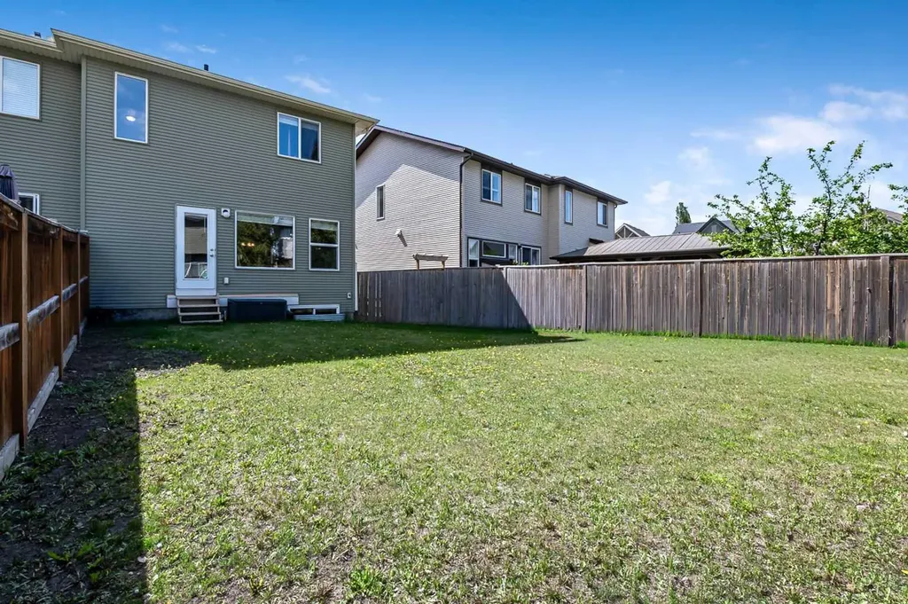 32 Cranston Gate SE Calgary AB T3M 0W8