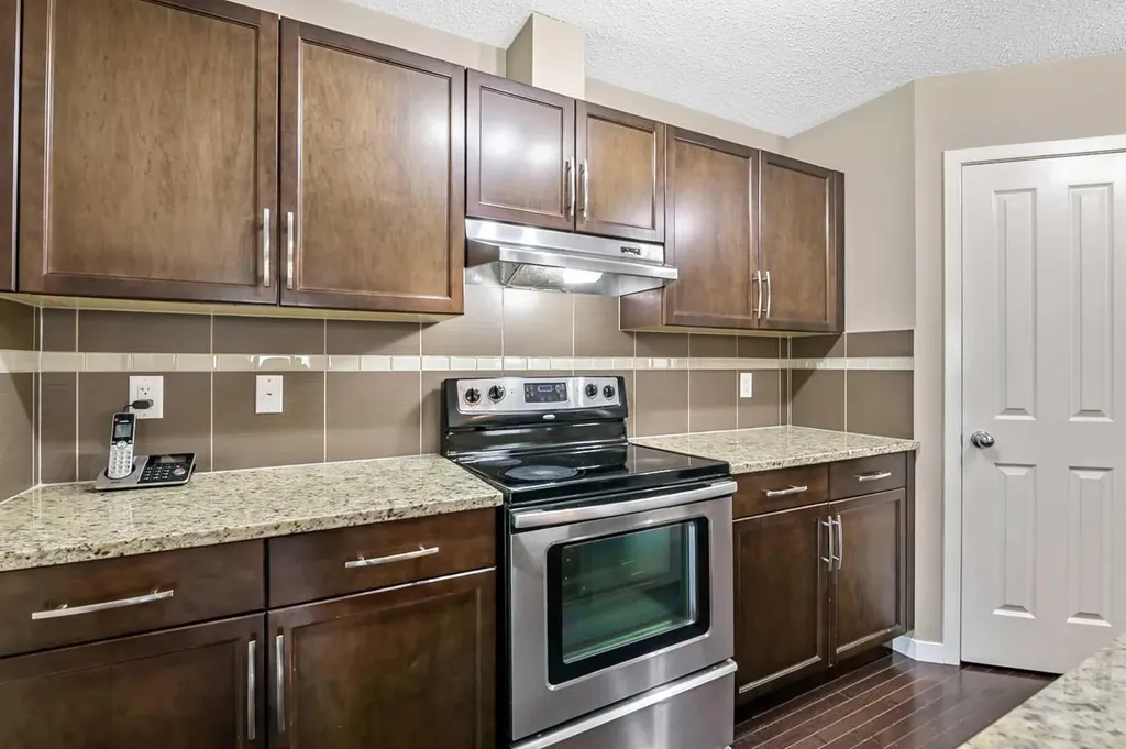 32 Cranston Gate SE Calgary AB T3M 0W8