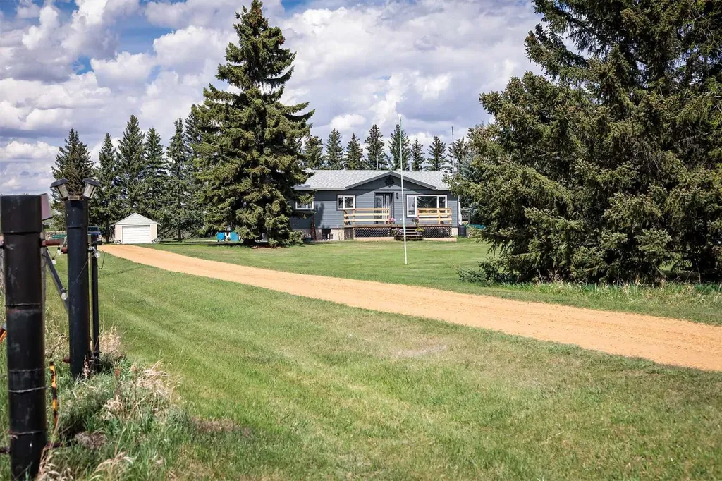 19252 462 Township Rural Camrose County AB T4V 1X8