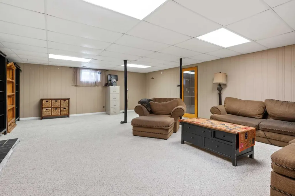 19252 462 Township Rural Camrose County AB T4V 1X8