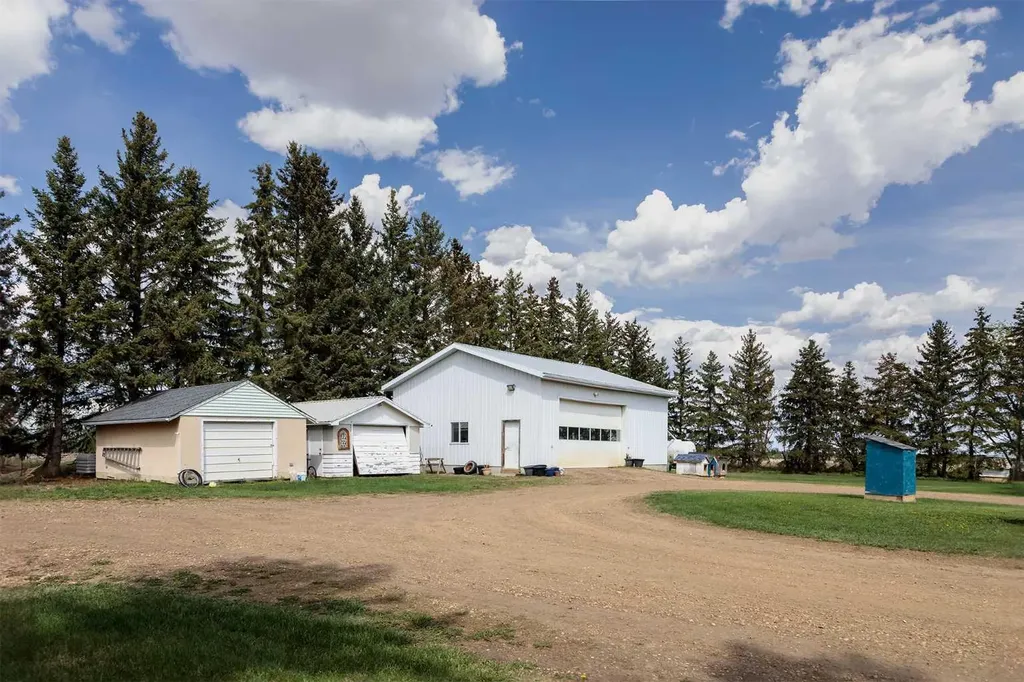 19252 462 Township Rural Camrose County AB T4V 1X8