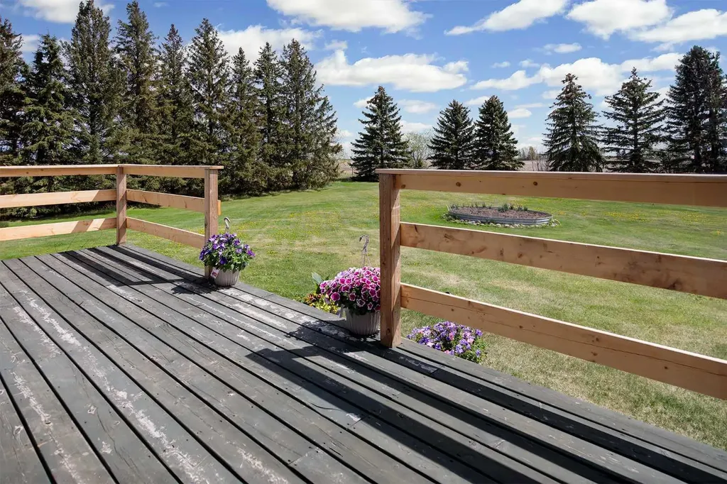 19252 462 Township Rural Camrose County AB T4V 1X8