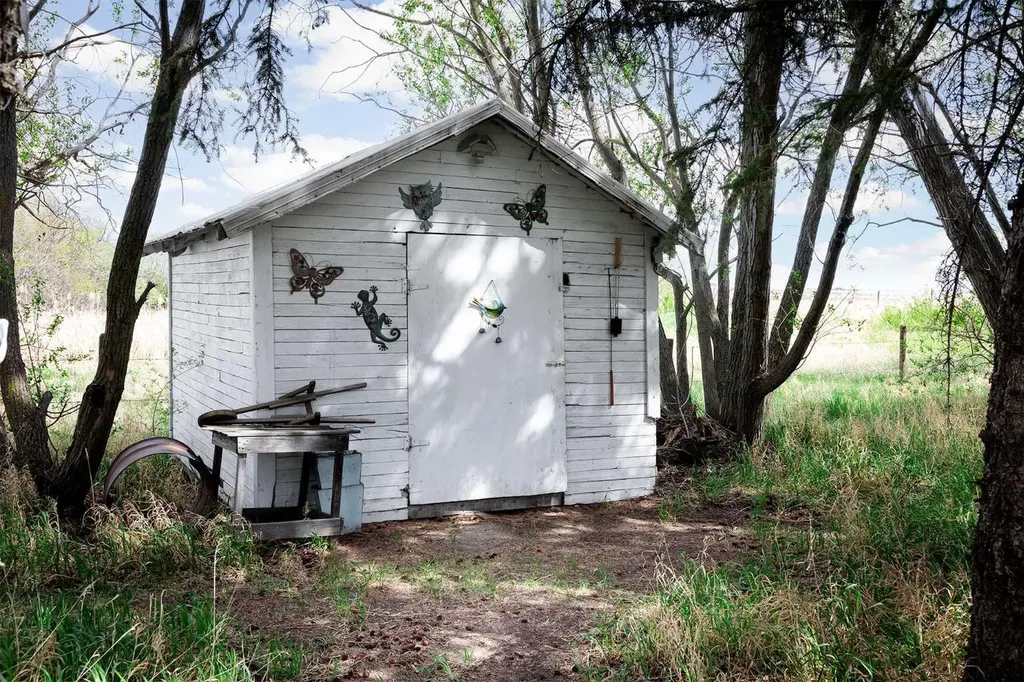 19252 462 Township Rural Camrose County AB T4V 1X8