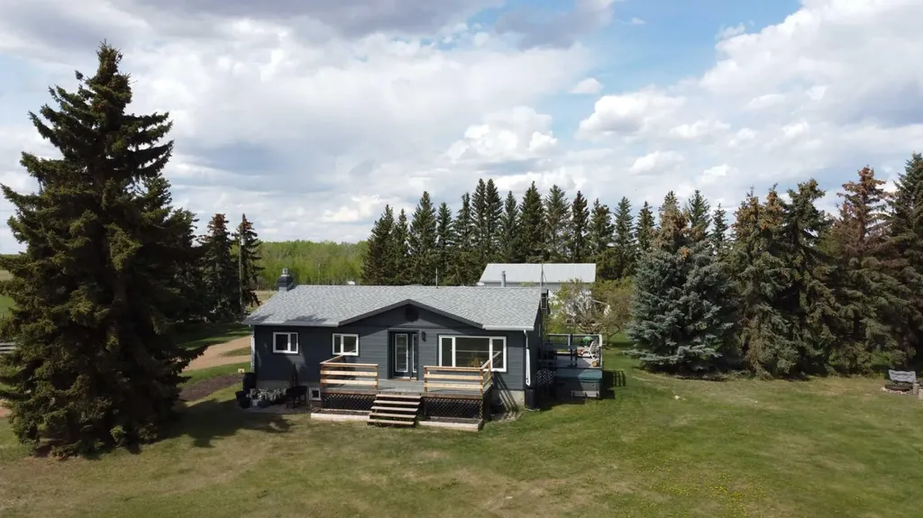 19252 462 Township Rural Camrose County AB T4V 1X8