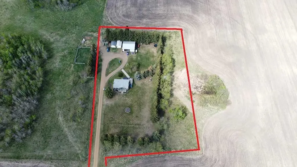 19252 462 Township Rural Camrose County AB T4V 1X8