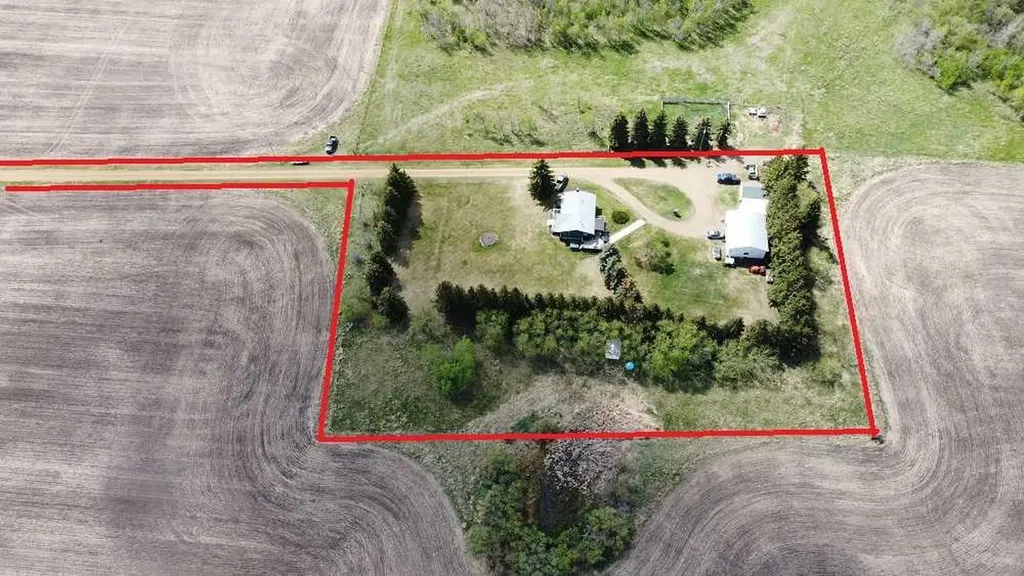 19252 462 Township Rural Camrose County AB T4V 1X8