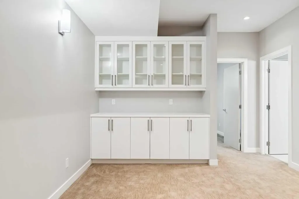 4626 Voyageur Drive NW Calgary AB T3A 0P6
