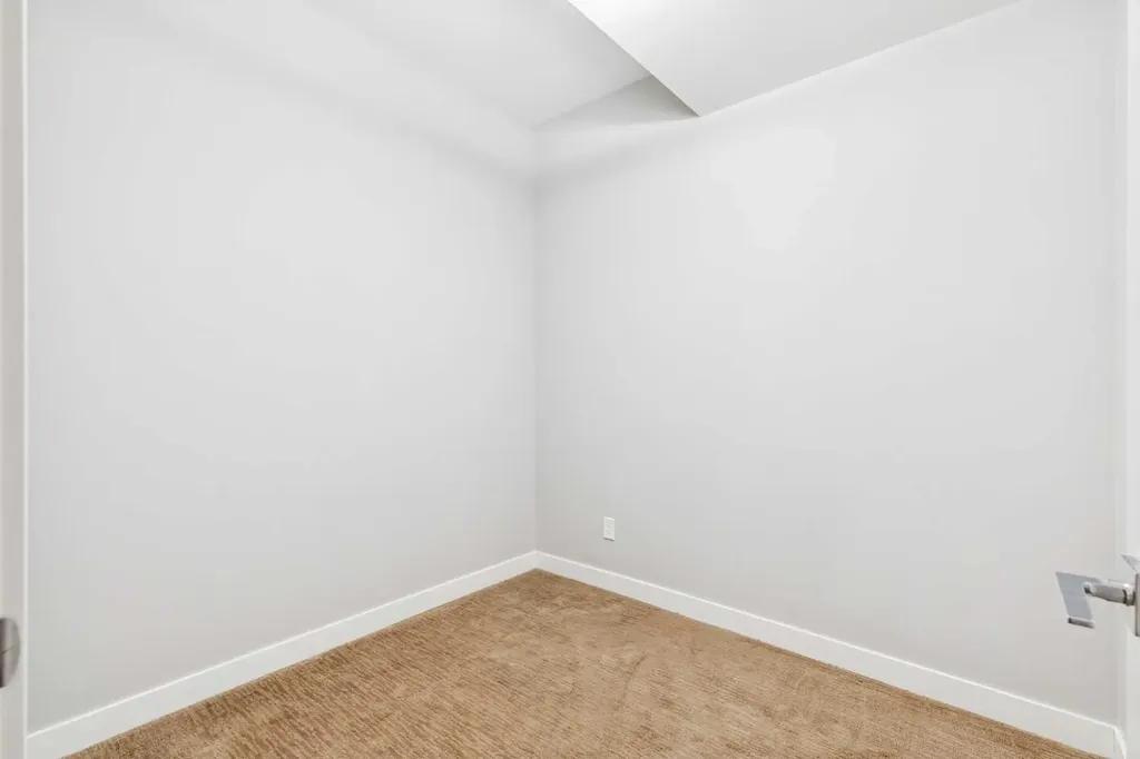 4626 Voyageur Drive NW Calgary AB T3A 0P6
