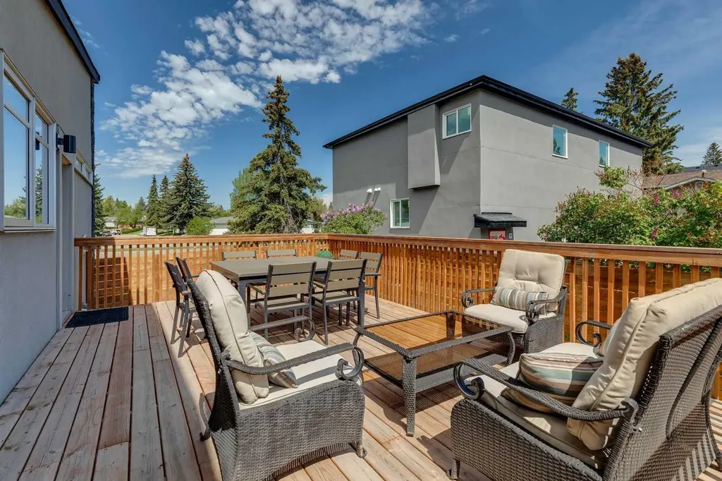 4626 Voyageur Drive NW Calgary AB T3A 0P6