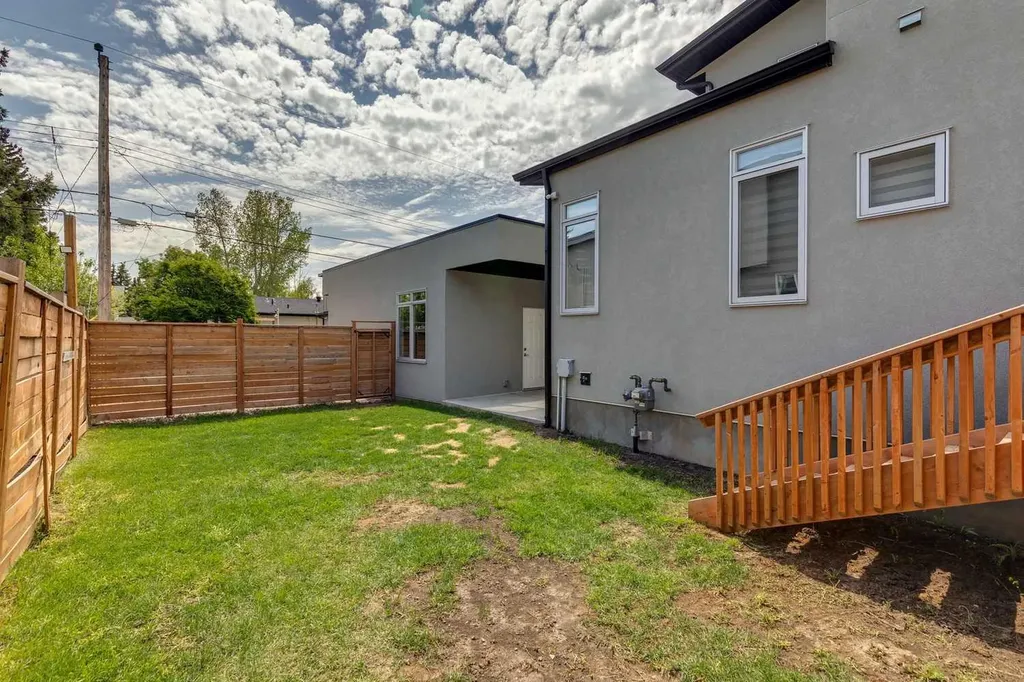 4626 Voyageur Drive NW Calgary AB T3A 0P6