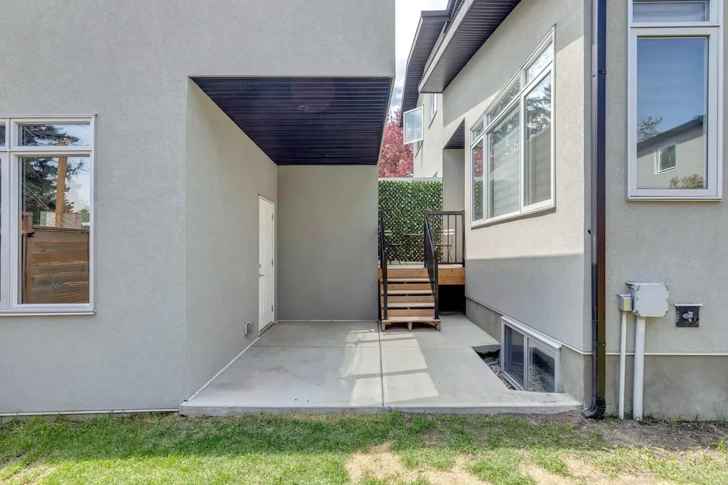 4626 Voyageur Drive NW Calgary AB T3A 0P6