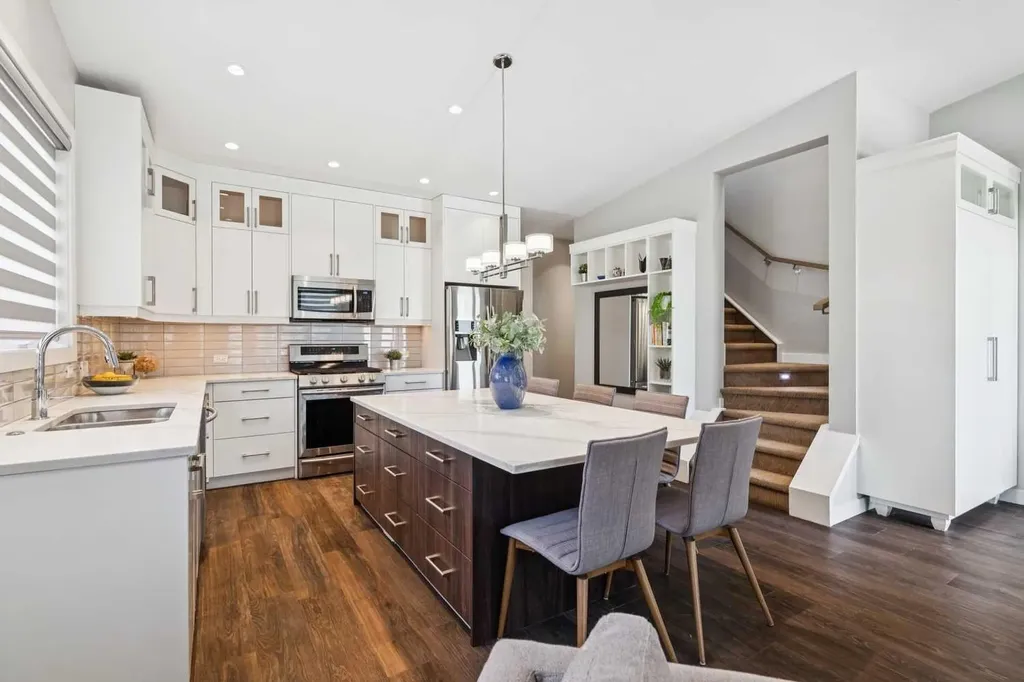 4626 Voyageur Drive NW Calgary AB T3A 0P6