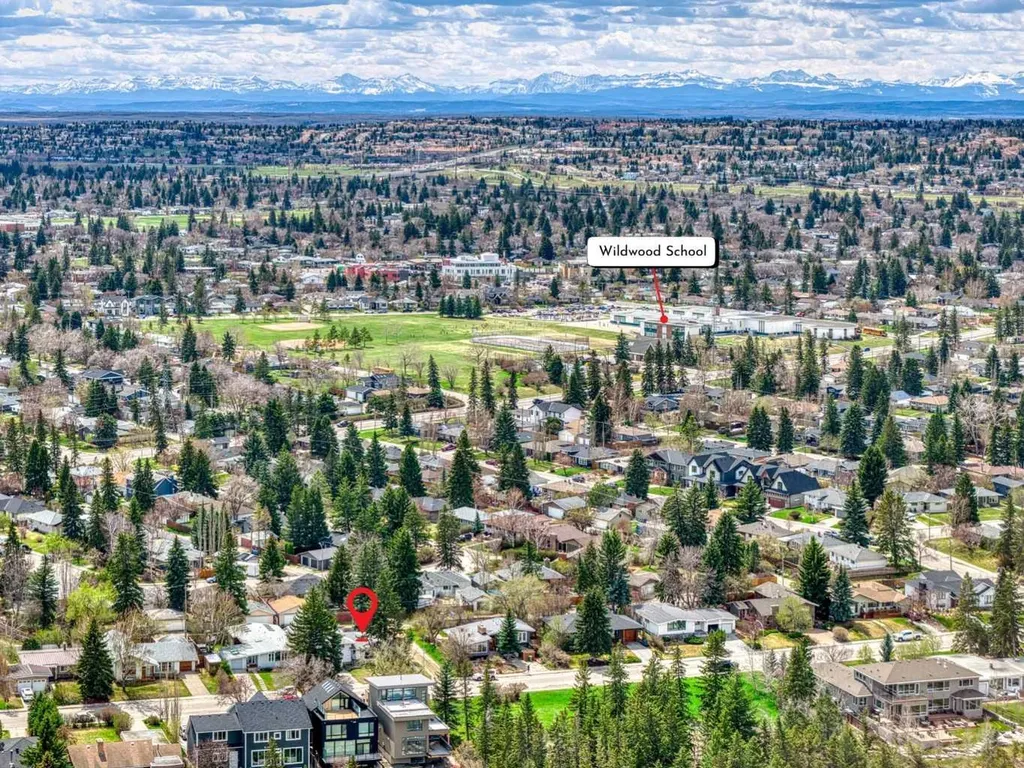 75 Wildwood Drive SW Calgary AB T3C 3C6