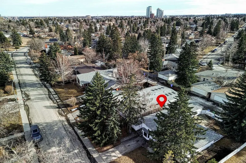 75 Wildwood Drive SW Calgary AB T3C 3C6