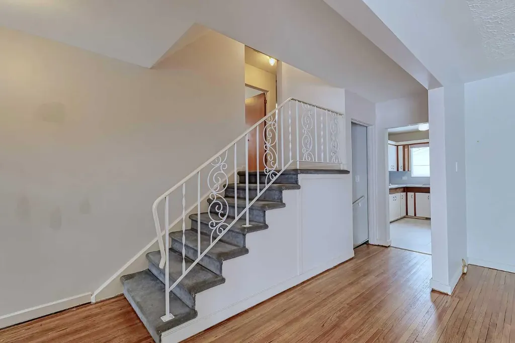 75 Wildwood Drive SW Calgary AB T3C 3C6