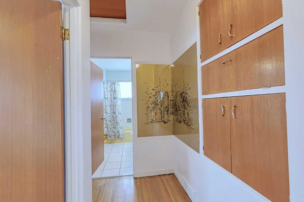 75 Wildwood Drive SW Calgary AB T3C 3C6